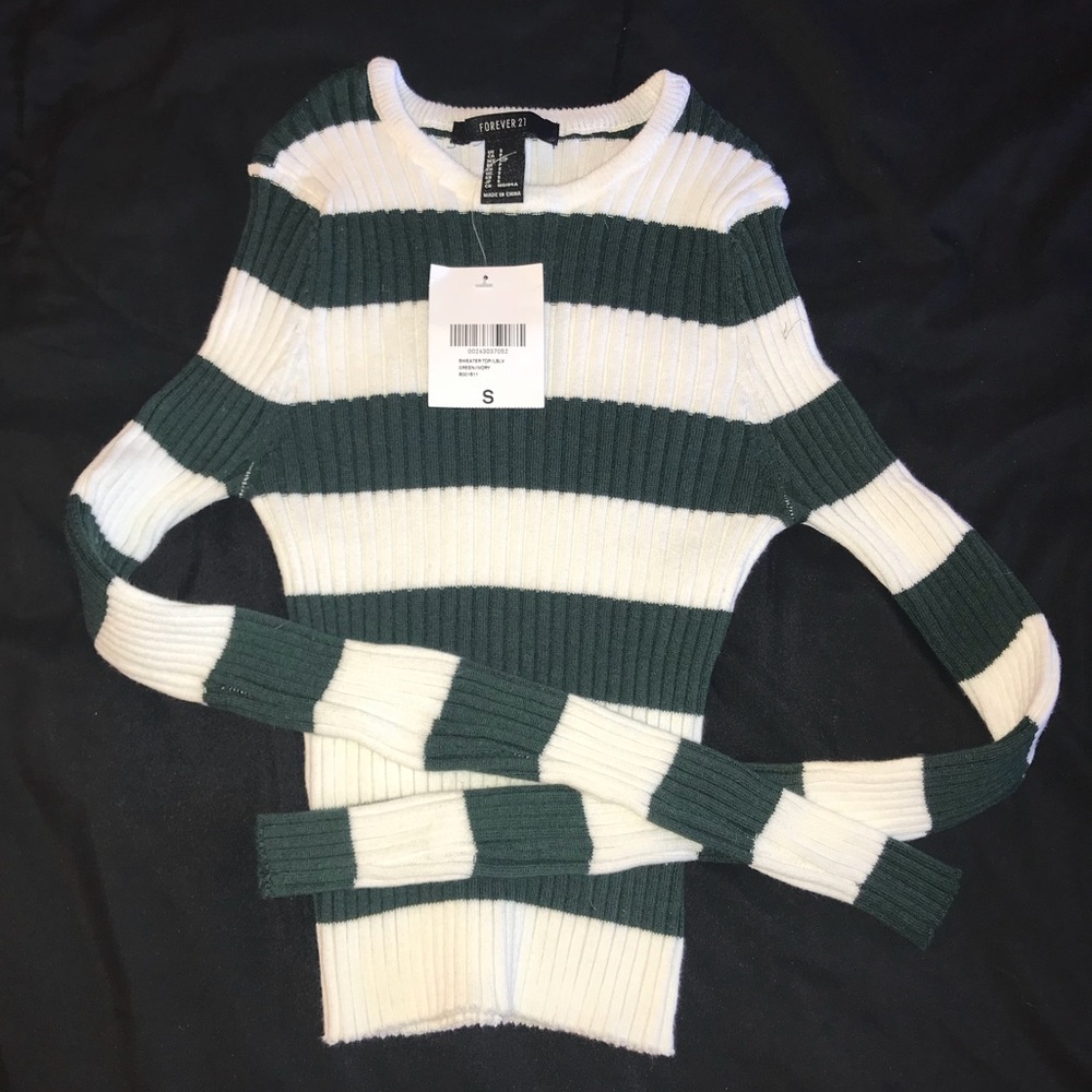 NWT!! Forever 21 crop top long sleeve